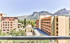 Newlands Peak Luxury Apartment Unit 636